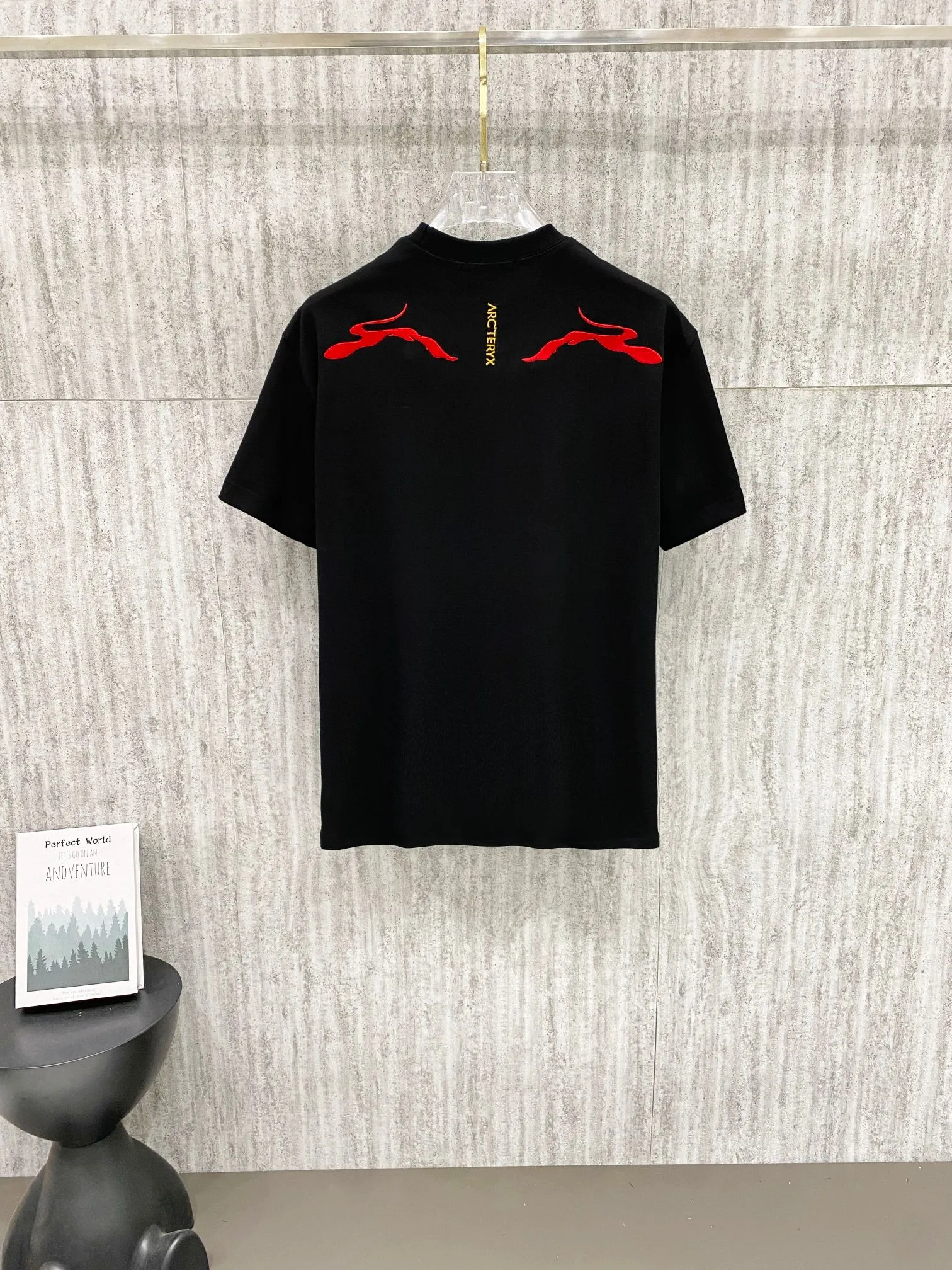 2026ss logo🪡🪡🪡 32 g 𝐂𝐎𝐋𝐎𝐔𝐑：White Black 𝐒𝐈𝐙𝐄：S m L XL 110